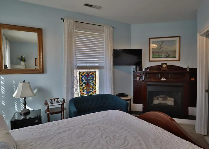 Cloran Mansion Bed & Breakfast