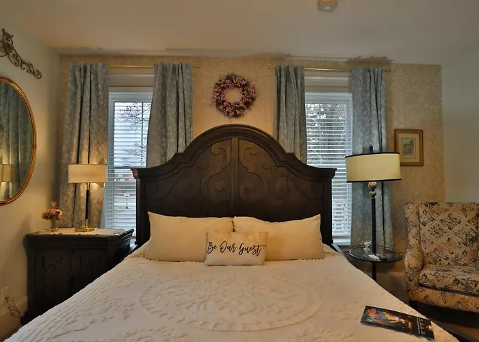 Cloran Mansion Bed & Breakfast